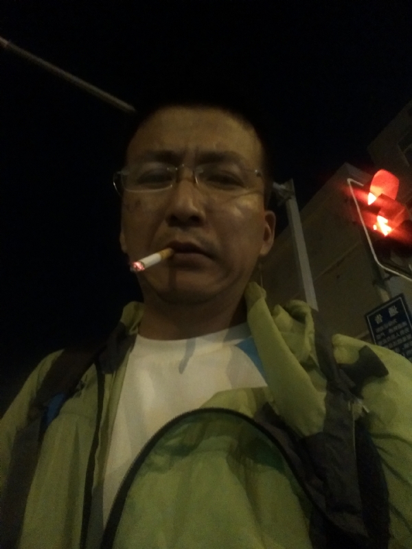 认真的生活的第一张照片--大连残疾人相亲网